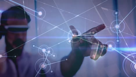 animación de la red de conexiones a través de un hombre de negocios con auriculares vr
