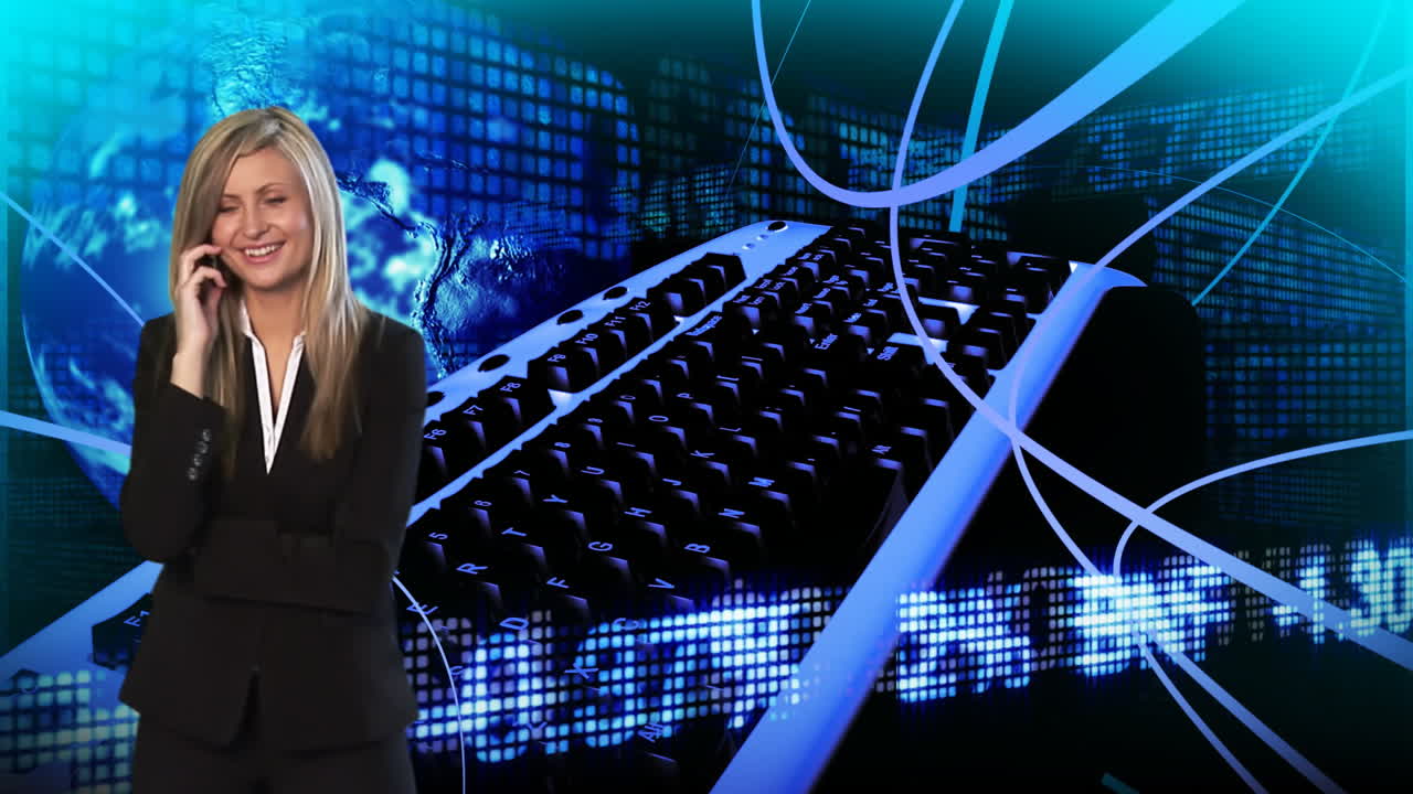 mujer de negocios hablando por teléfono