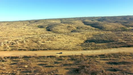 Sie-Lassen-Die-Wüste-Kilometerweit-Hinter-Sich