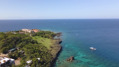 Flight-over-the-Roatan-island,-Honduras.-West-Bay