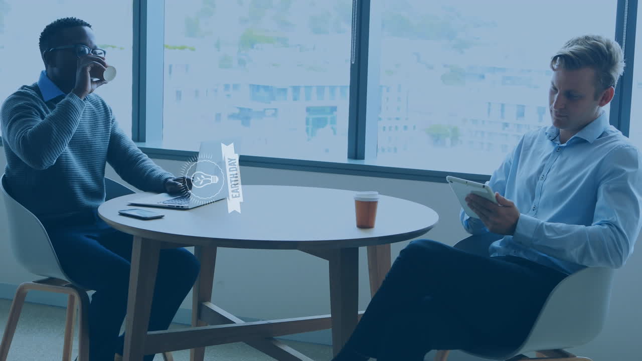 사무실에서 다양한 사업가들에 대한 지구의 날 텍스트의 애니메이션