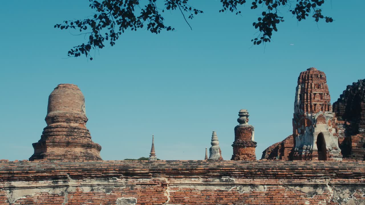 4K Cinematic: Ayutthayan muinaisten raunioiden tutkimus (6)