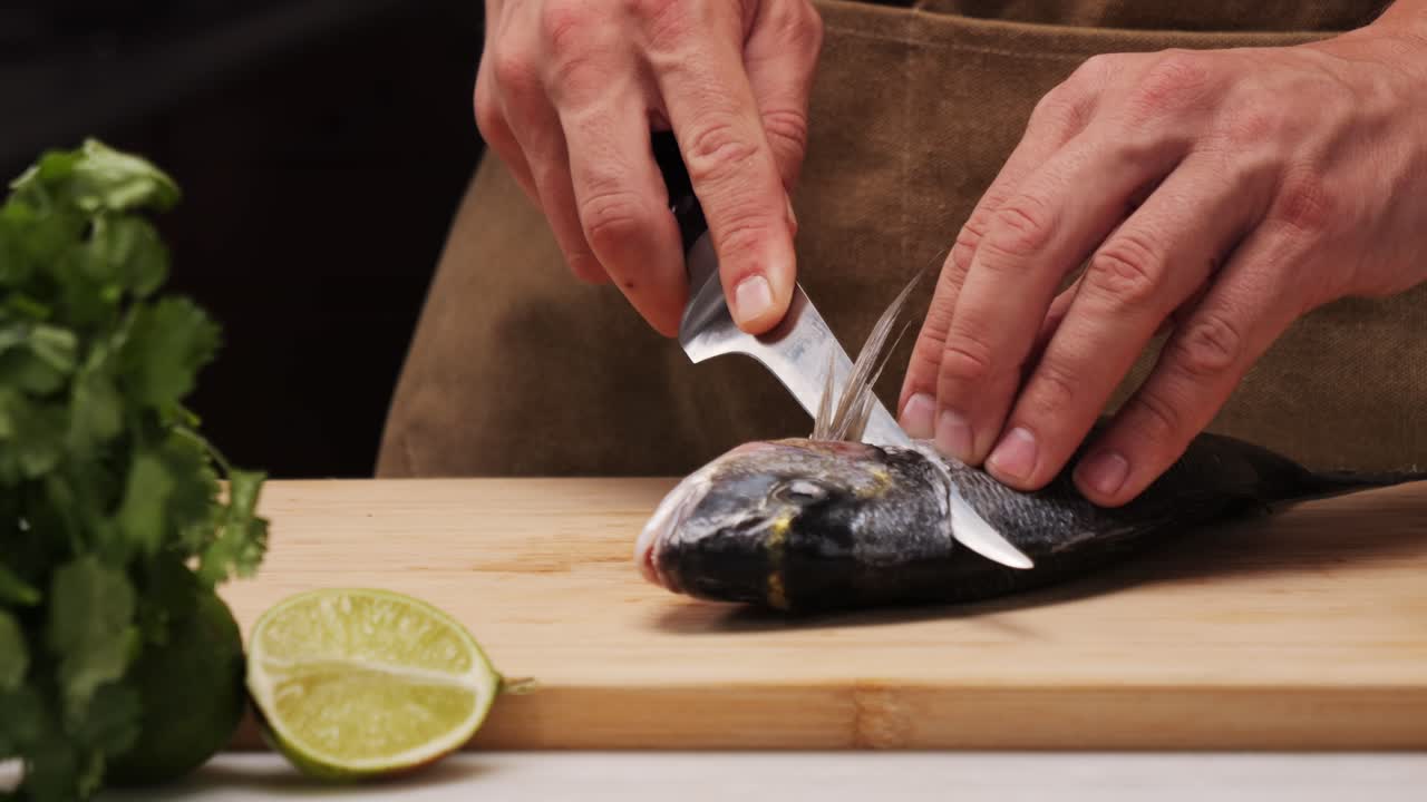 jefe de fileteo de pescado