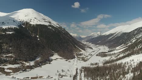 Alpental-In-Livigno,-Italien