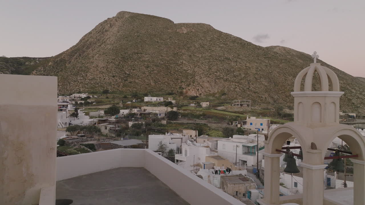 그리스 마을의 해가 지는 모습