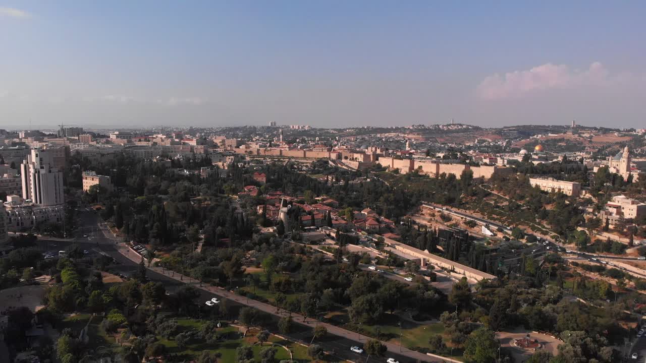 Vista aerea delle antiche mura della città di Gerusalemme