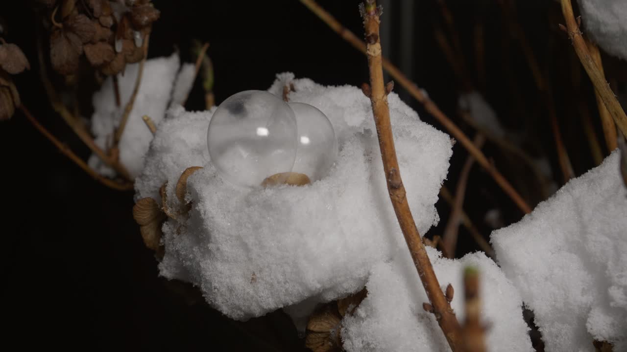 secuencia de lapso de tiempo controlado por movimiento de burbujas heladas