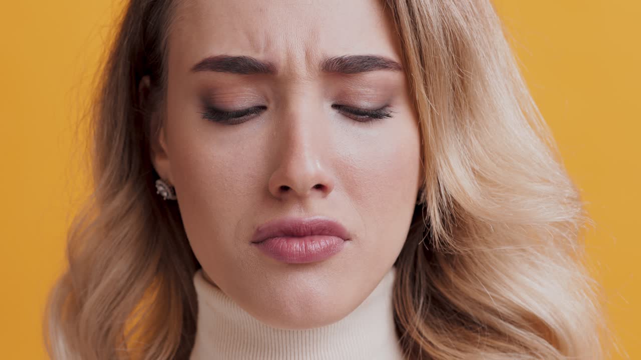 retrato de una mujer infeliz