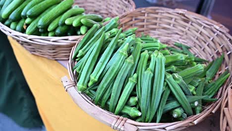 La-&#39;okra&#39;-Cultivada-Localmente-Se-Exhibe-Y-Se-Ofrece-A-La-Venta-En-El-Festival-De-Agricultura-En-Los-Emiratos-Árabes-Unidos.