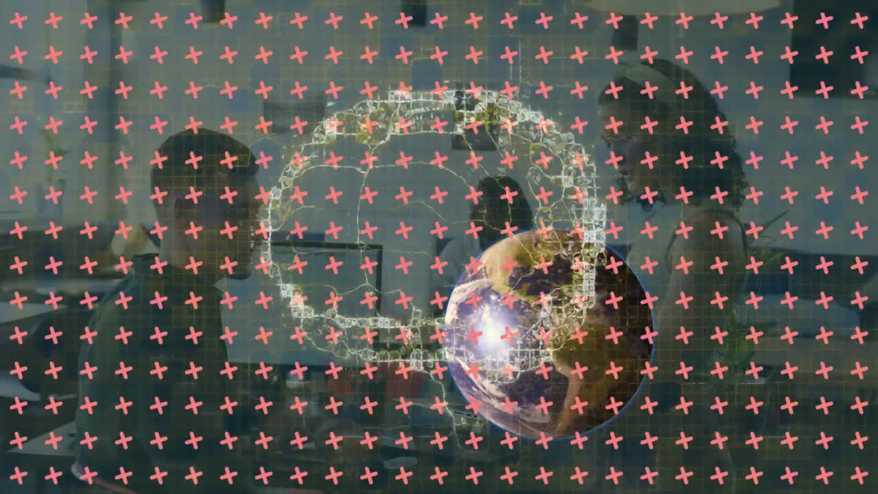 animación de formas y cerebro sobre los hombres de negocios caucásicos en la oficina.