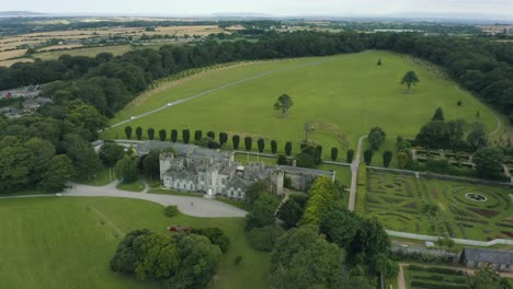 4K-Luftaufnahmen,-Ardgillan-Castle-Ist-Ein-Landhaus-In-Balbriggan,-Dublin,-Irland