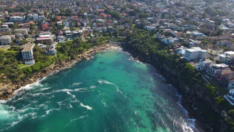 호주 뉴사우스웨일즈주 쿠지(coogee)에 있는 푸른 바다와 고든 베이 해변의 공중 전망