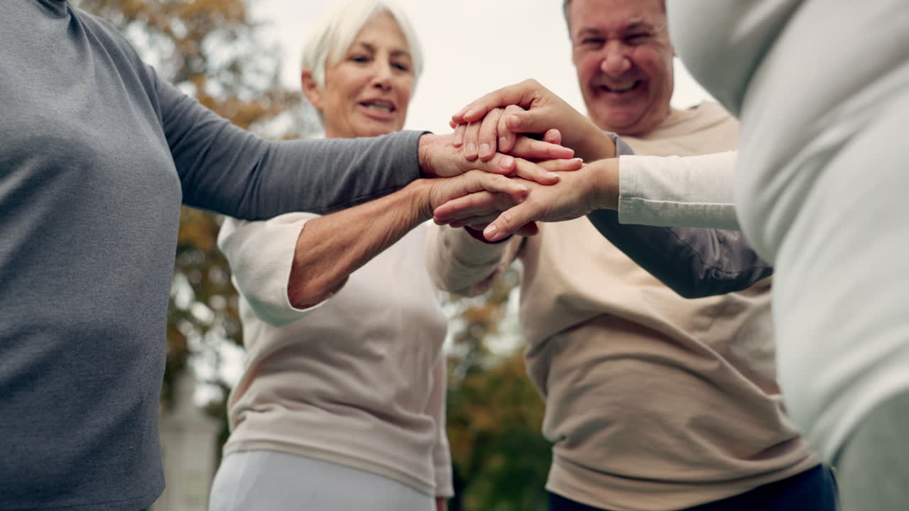 손을 쌓고, 고령자와 자연의 사람들