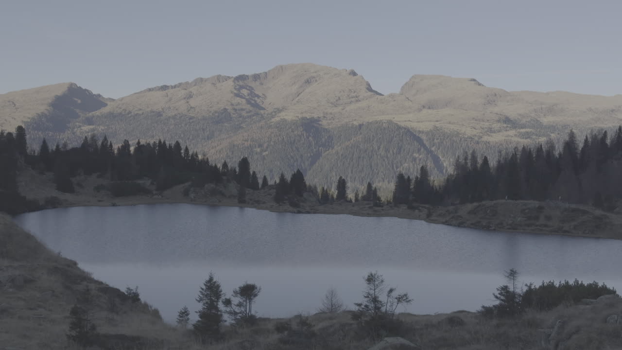 paisaje de lagos alpinos