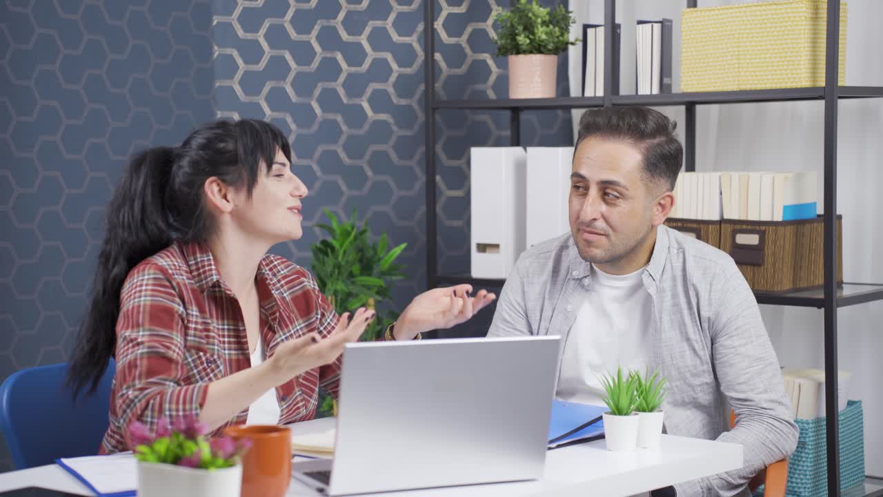 라이프 코치의 표현으로 긍정적이고 행복해지는 사람.