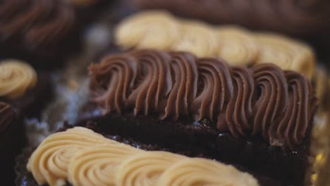 pasteles variados con glaseado variado