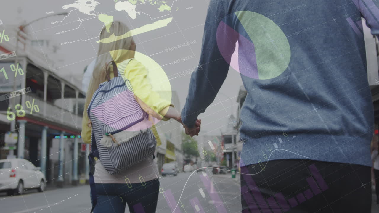 animación de la interfaz infográfica sobre una pareja biracial caminando de la mano.