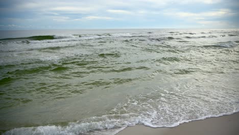 Ocean-waves-on-an-overcast-day-1