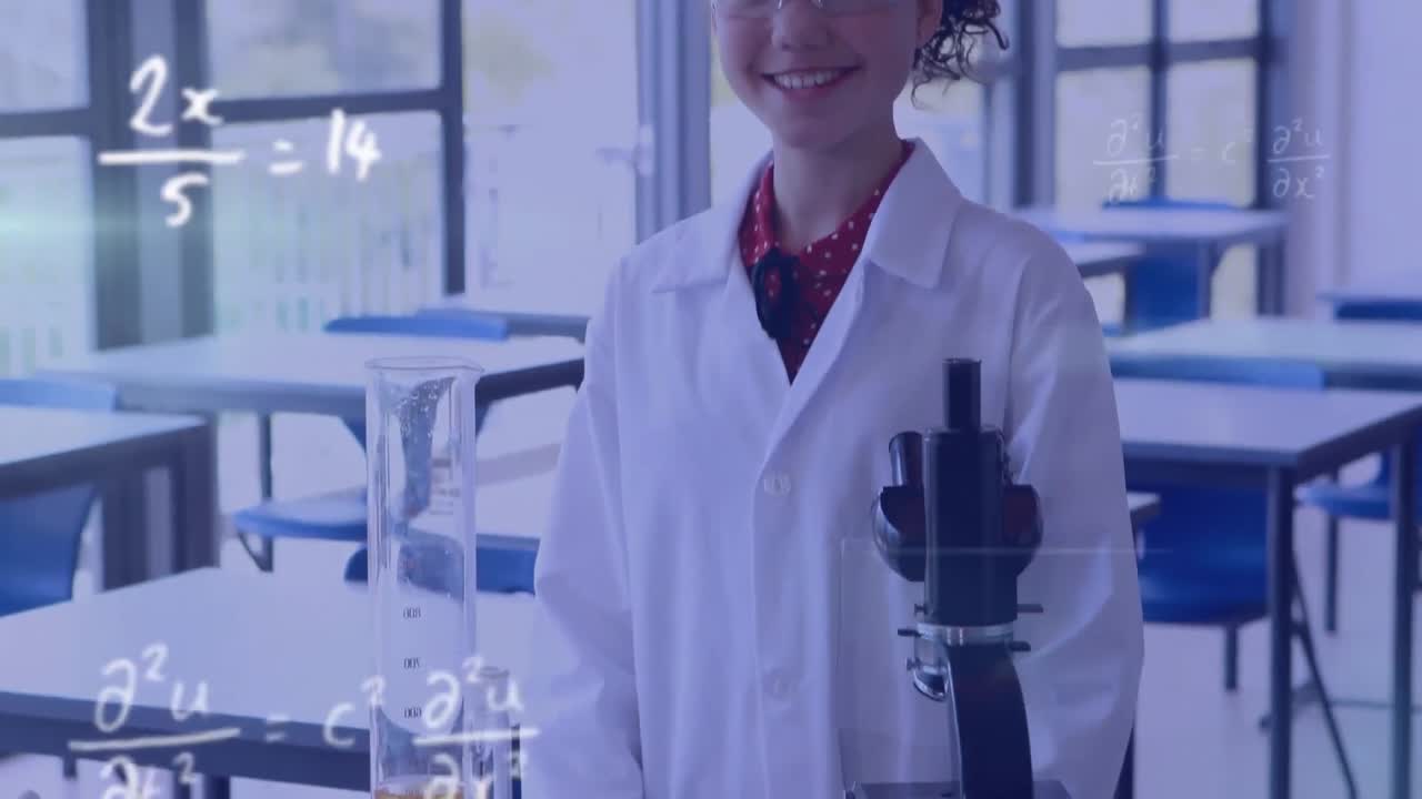 fórmulas matemáticas contra una estudiante en el laboratorio