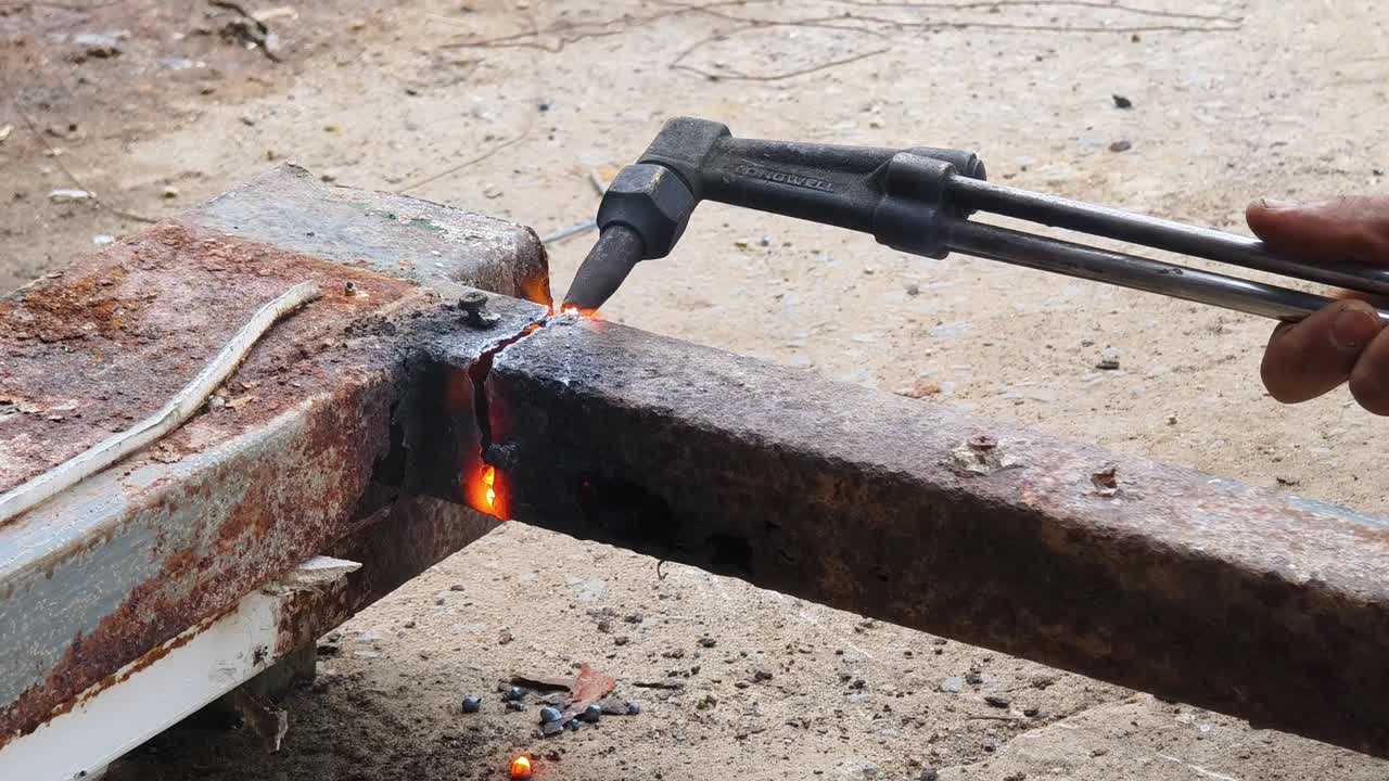 soldadura de estructuras metálicas oxidadas