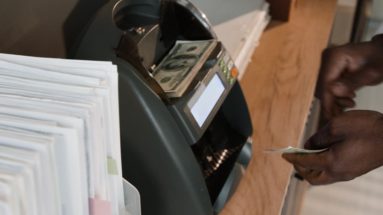 Counting Money with a Bill Counter Machine
