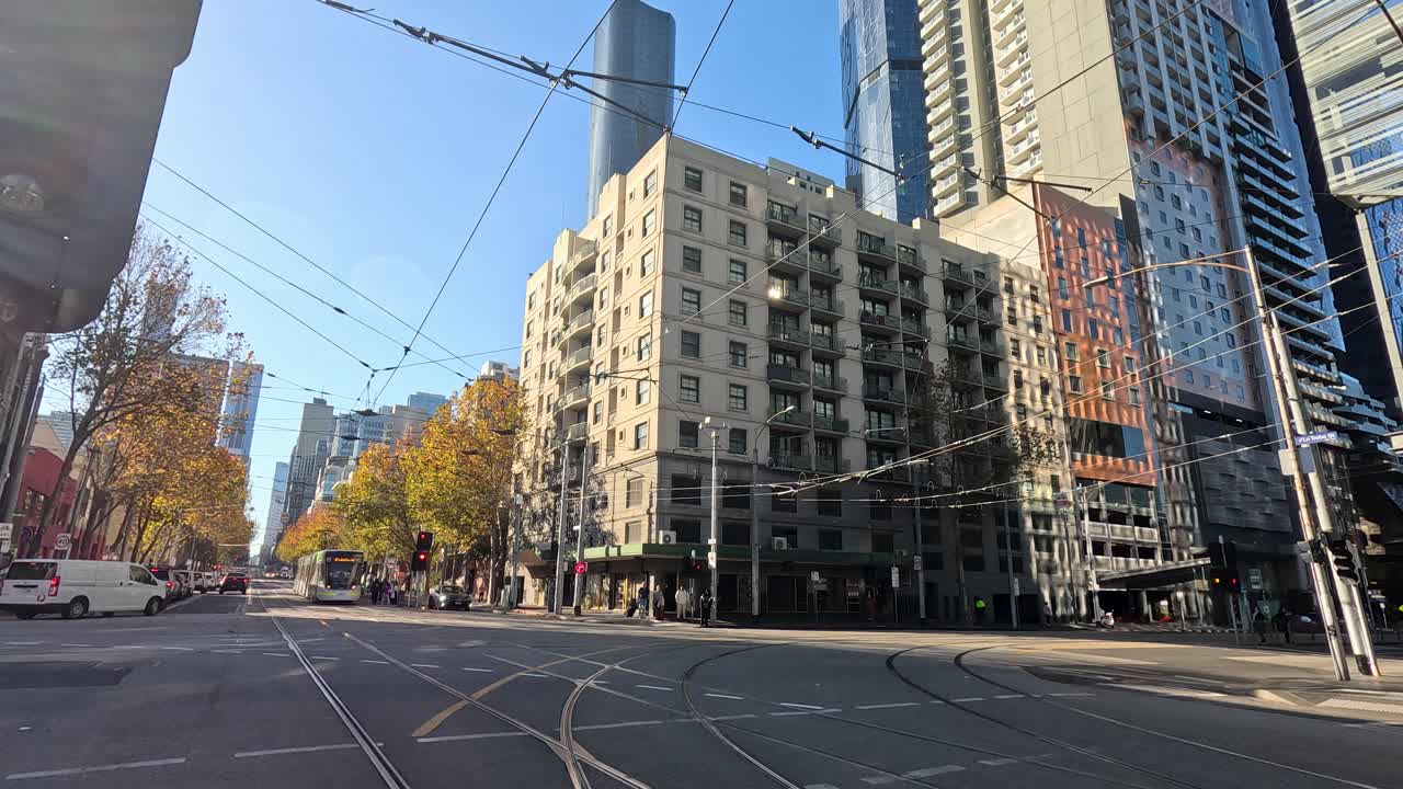 도시 멜버른의 트램 트랙과 건물