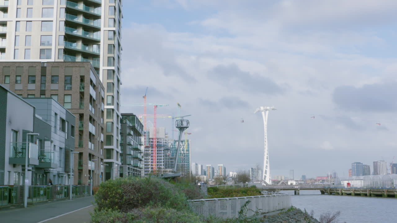 노스 그리니치 템스 강을 타고 런던의 케이블카