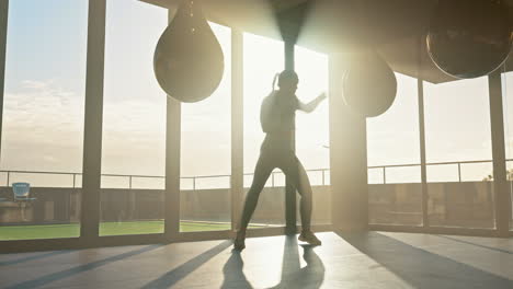 Fitness,-kick-boxing-and-woman-training