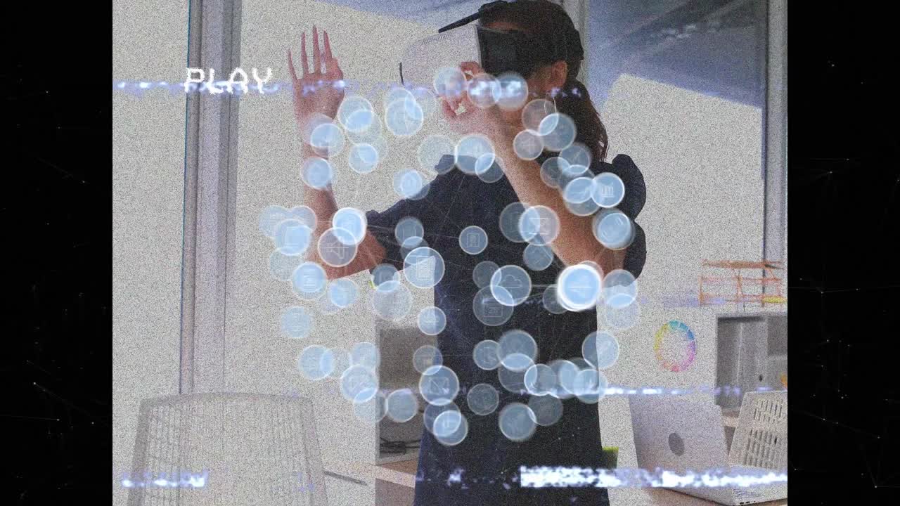 vr 헤드 ⁇ 을 착용한 사업가 여성 위의 디지털 아이콘 네트워크의 애니메이션