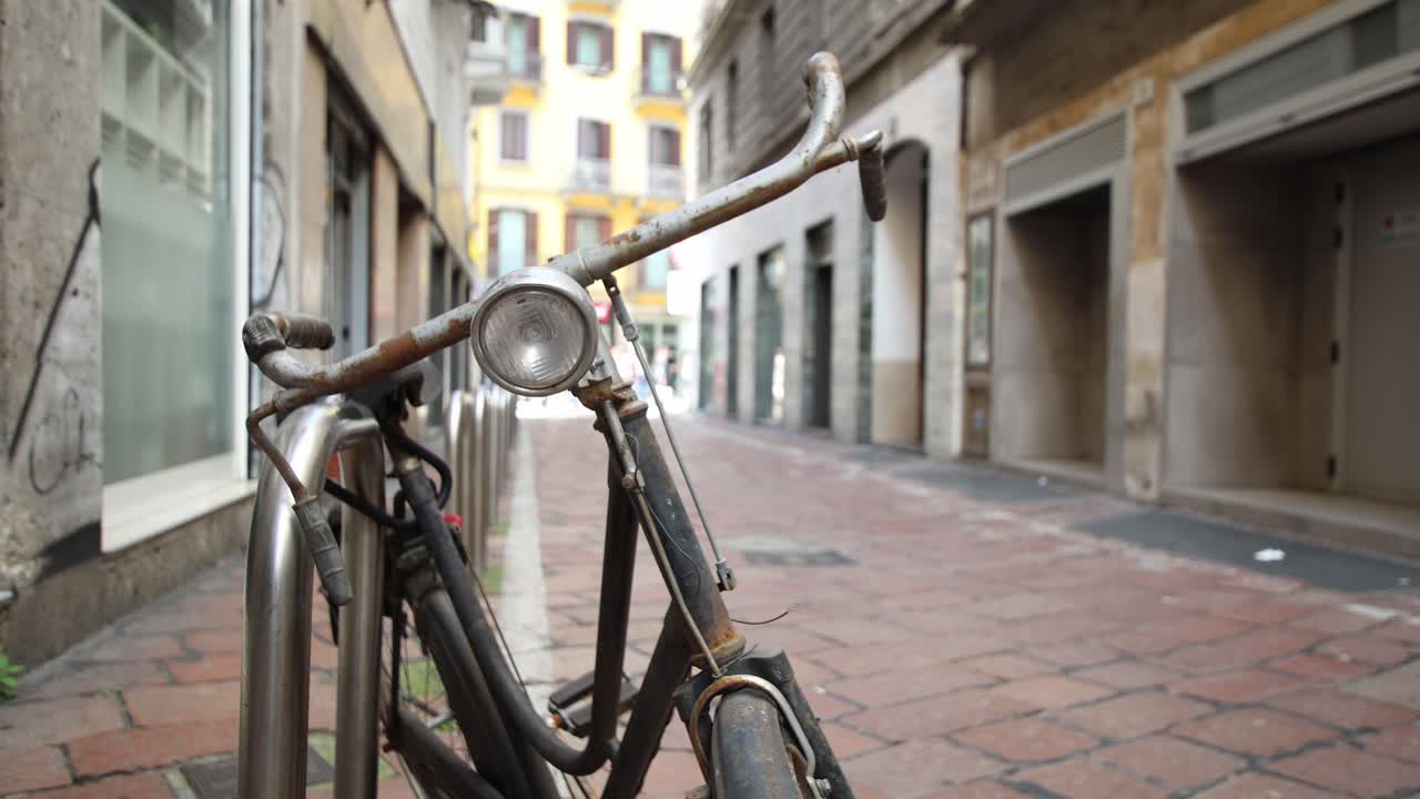 Old rusted bicycle in the city, establisher