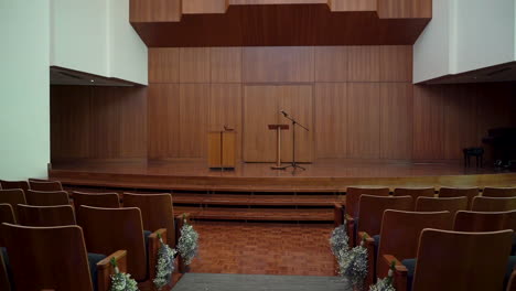 Stockvideomaterial-Zur-Hochzeit-In-Der-Universitätskapelle