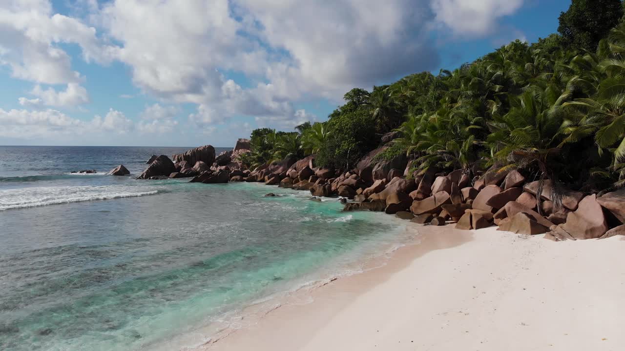 donde la tierra se encuentra con el mar