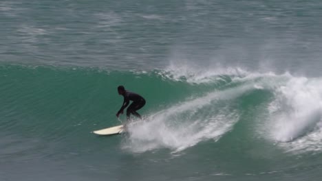 在摩洛哥的taghazout附近衝浪