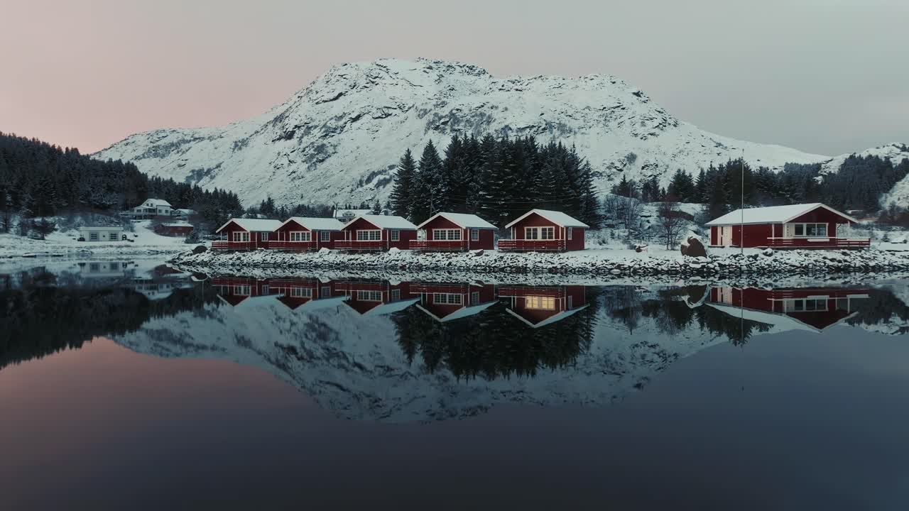 Vista aerea del meraviglioso paesaggio delle isole Lofoten in inverno