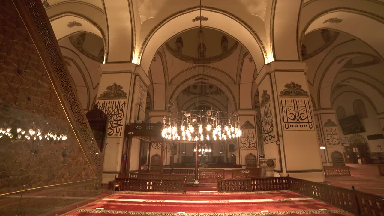 Interno della Grande Moschea Storica Gigante più bella del mondo.