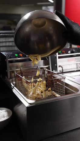 cocinar patatas fritas