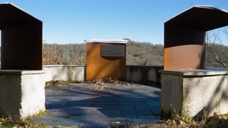 Mirador-De-Fraga-En-Los-Serenos-Bosques-Gallegos,-San-Xoan-De-Rio,-Ourense,-España