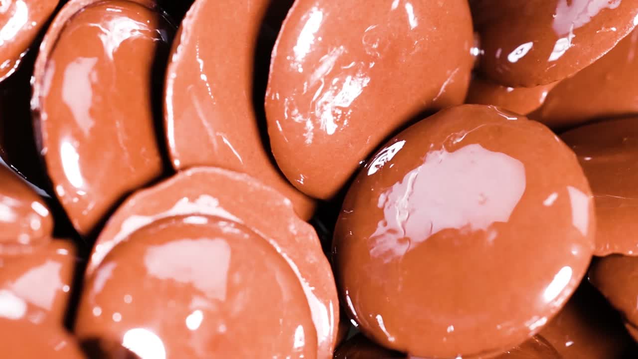 반이는 초콜릿 디스크가 어리로 움직입니다.