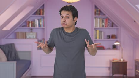 hombre indio confundido haciendo qué pregunta