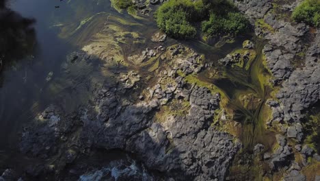 Vista-Aérea-De-La-Parte-Superior-De-La-Cascada-De-Haruru-Falls-En-Nueva-Zelanda