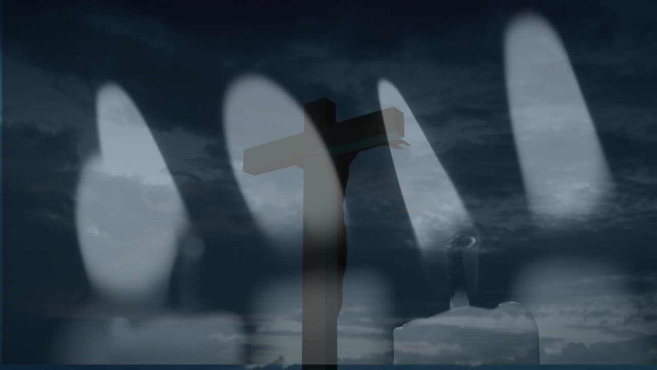 밤하늘에 대한 기독교 십자가 위에 불타는  ⁇ 불