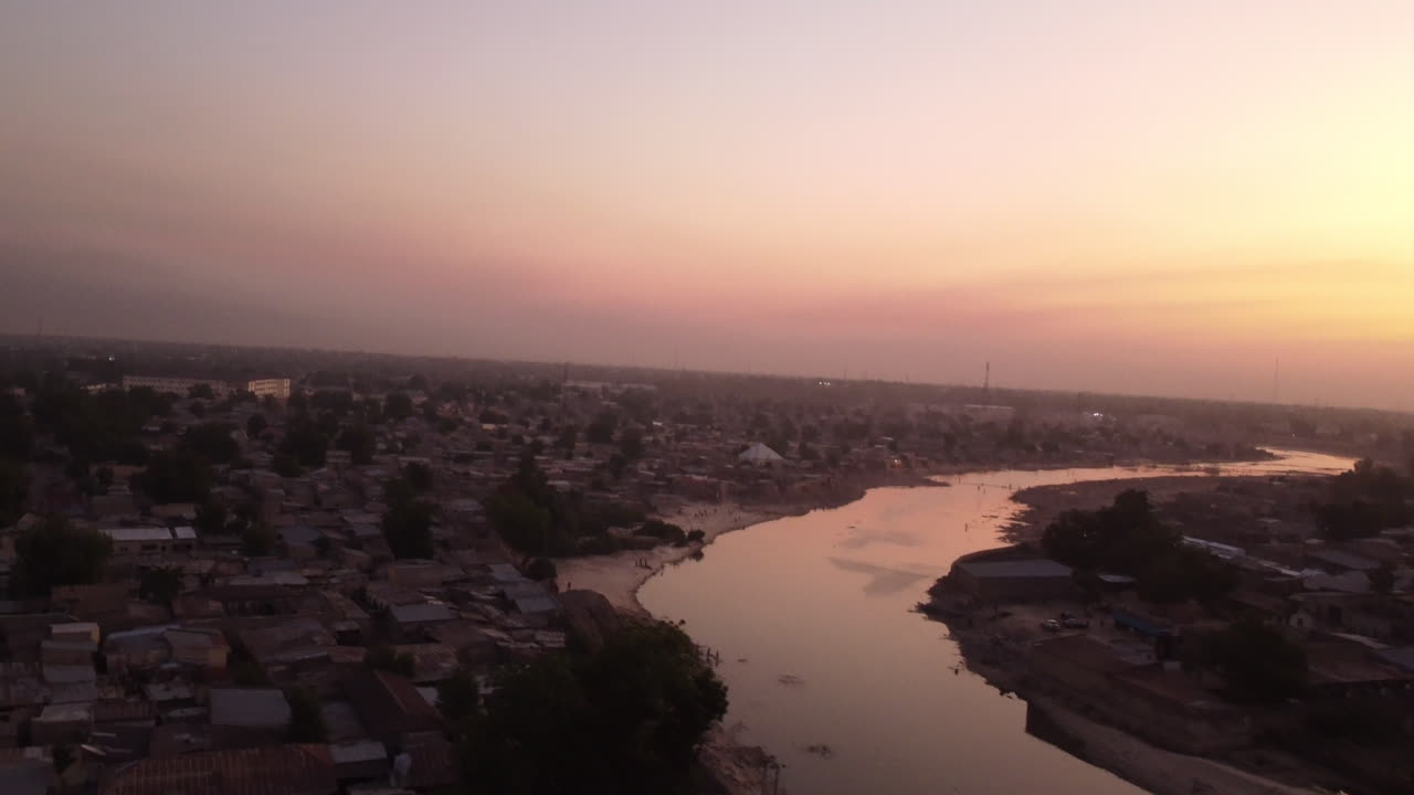 puesta de sol en maiduguri, norte de nigeria, áfrica occidental
