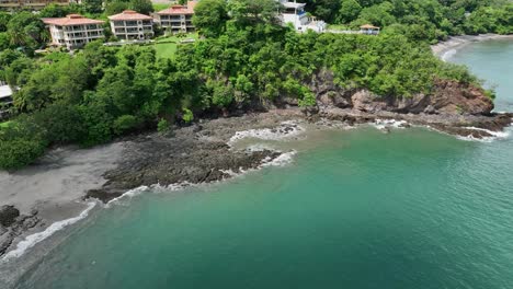 Joya-Del-Océano:-El-Encanto-De-Las-Aguas-Turquesas