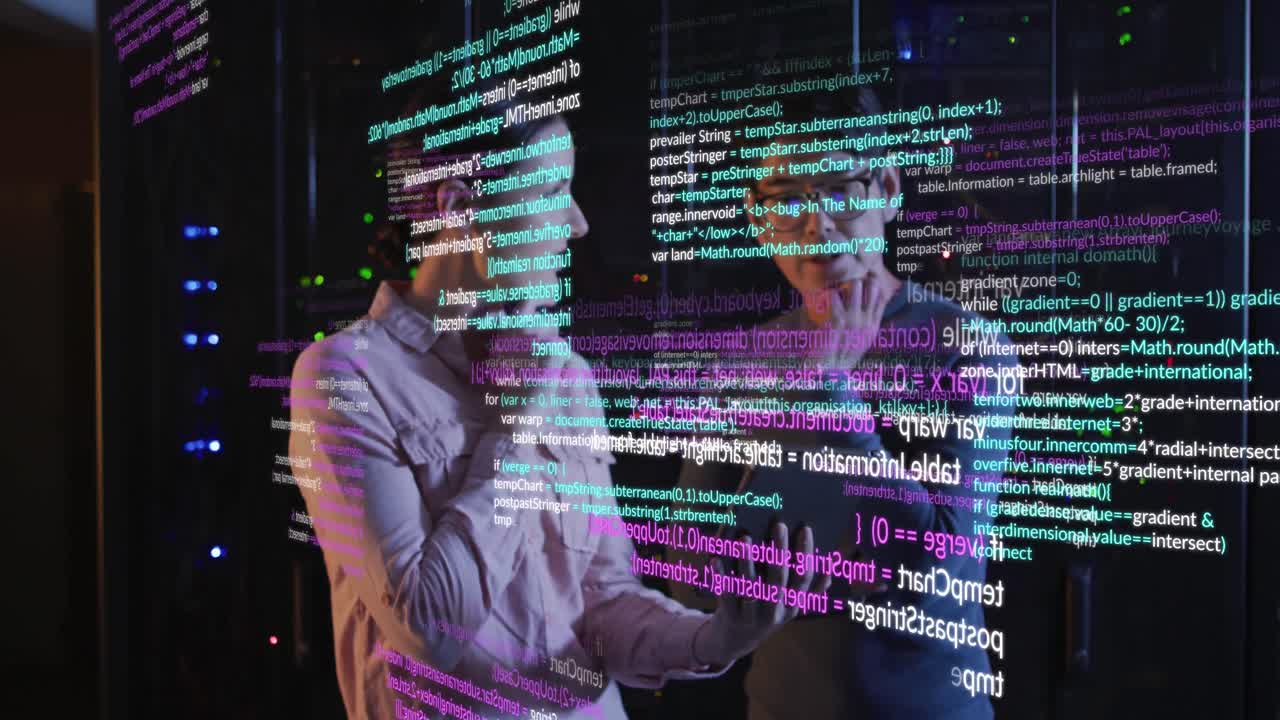 animación del procesamiento de datos en diversos ingenieros informáticos y servidores informáticos