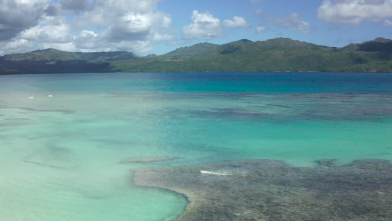 vista aérea de la playa tropical. península de samaná, playa rincón, república dominicana