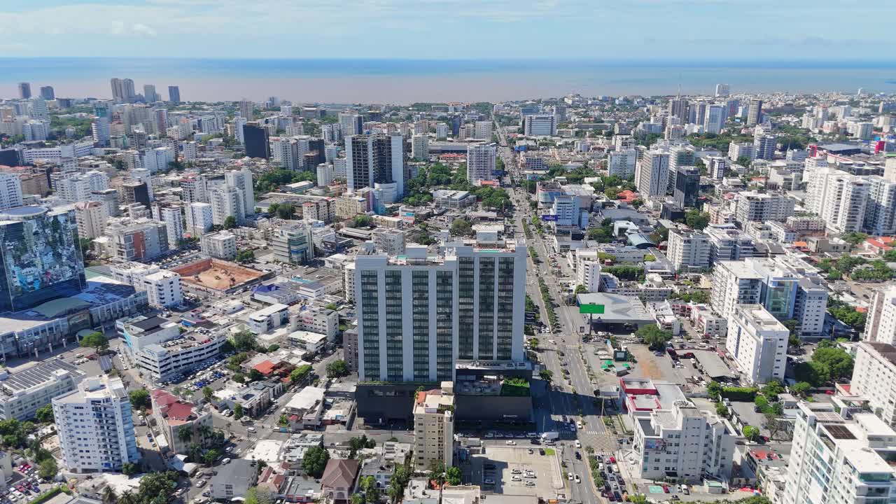 imágenes aéreas de santo domingo: capturando paisajes urbanos del caribe en un día despejado
