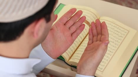 Muslim-Prayer-In-Mosque-1