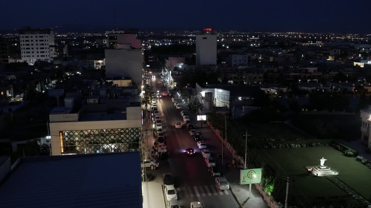 rodaje nocturno en la calle de erbil