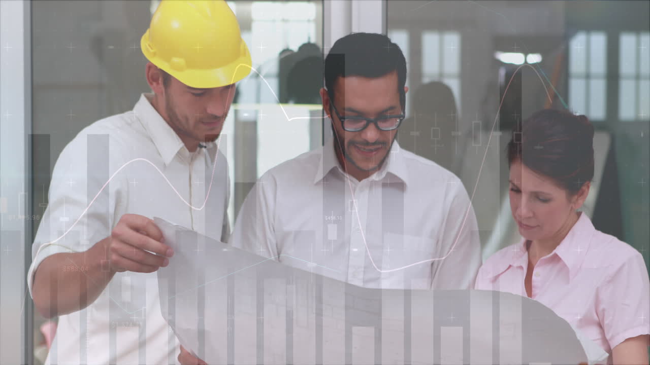 arquitectos discutiendo sobre los planes de construcción 4k