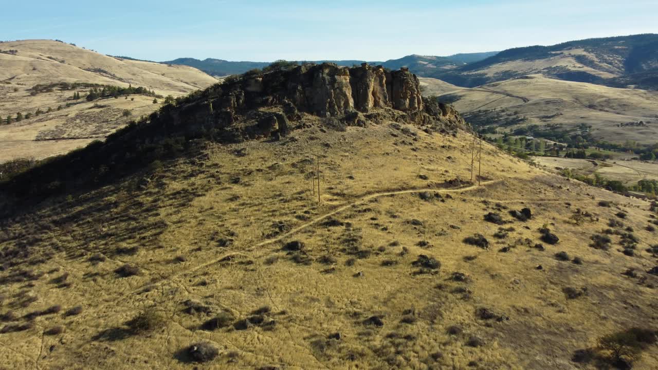 미국 오레곤주 애쉬랜드의 퐁파두르 절벽 상공 비행